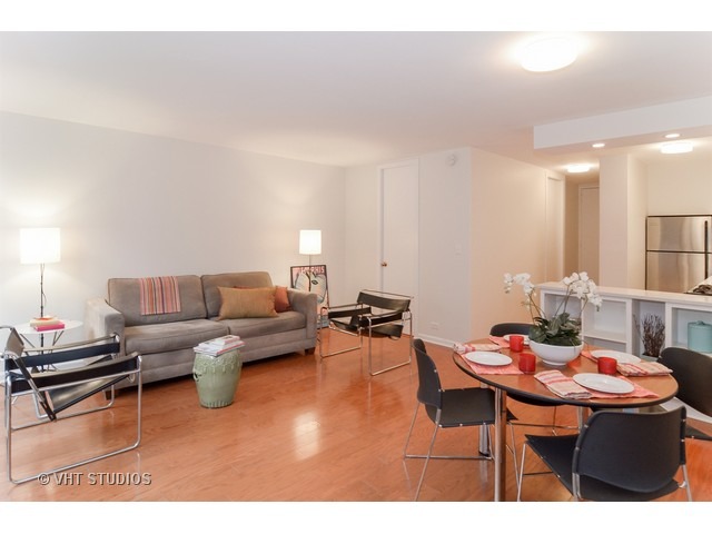 1 E Scott St #402, Chicago, IL 60610 photo 6