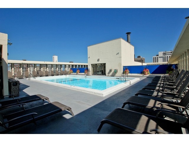 1 E Scott St #402, Chicago, IL 60610 photo 12