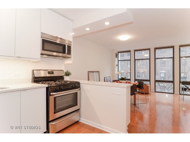 1 E Scott St #402, Chicago, IL 60610 photo 8