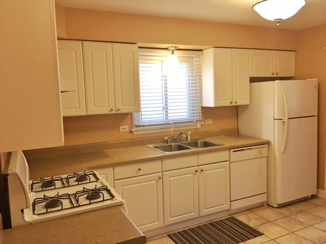 664 Keep Ave, Elgin, IL 60120 photo 13
