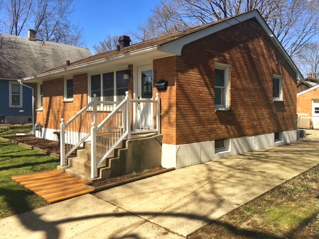 664 Keep Ave, Elgin, IL 60120 photo 1