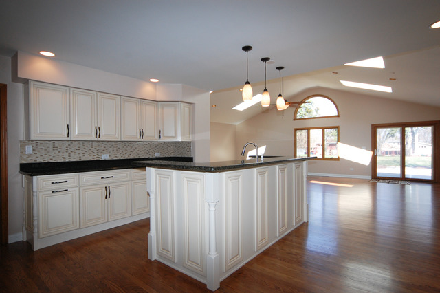 708 Crest Ave, Schaumburg, IL 60193 photo 3
