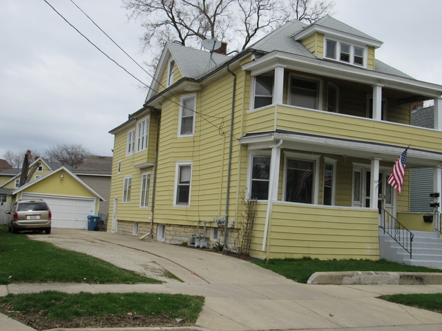 520 Clark St, Aurora, IL 60505 photo 2