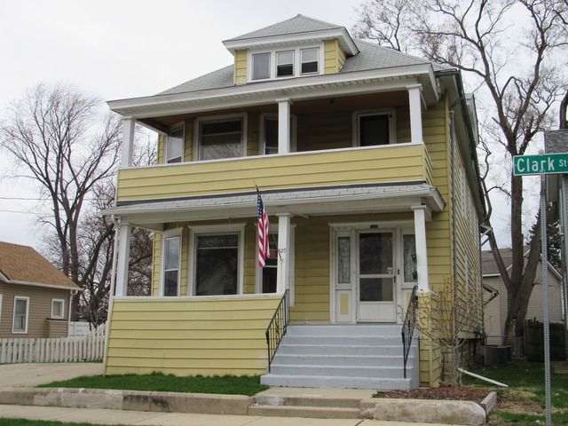 520 Clark St, Aurora, IL 60505 photo 1