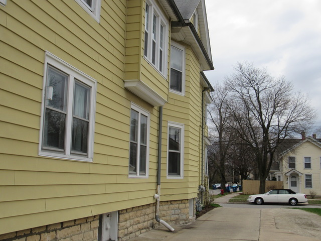 520 Clark St, Aurora, IL 60505 photo 3