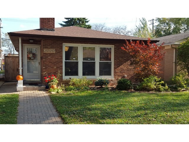 6055 N Campbell Ave, Chicago, IL 60659 photo 2