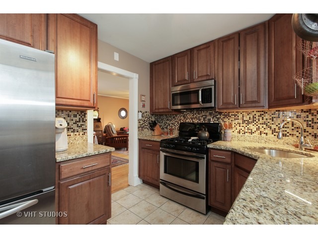 6055 N Campbell Ave, Chicago, IL 60659 photo 6