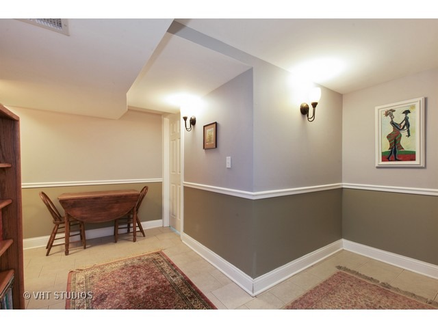 6055 N Campbell Ave, Chicago, IL 60659 photo 11