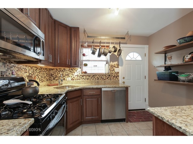 6055 N Campbell Ave, Chicago, IL 60659 photo 5