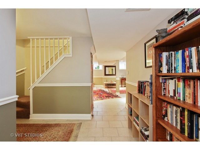 6055 N Campbell Ave, Chicago, IL 60659 photo 10