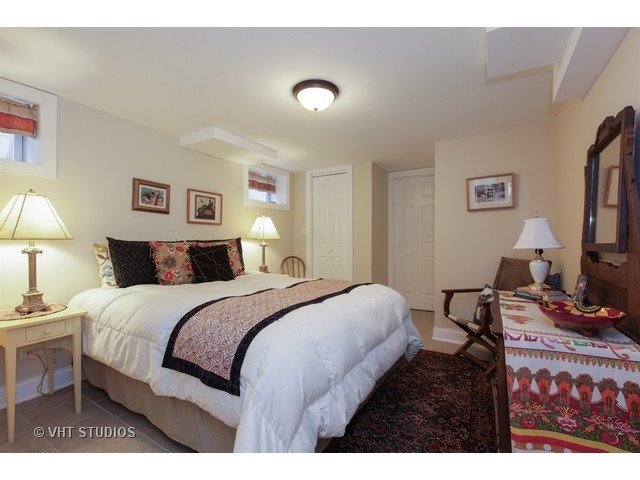 6055 N Campbell Ave, Chicago, IL 60659 photo 15