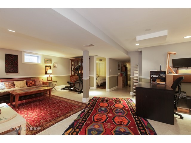 6055 N Campbell Ave, Chicago, IL 60659 photo 8