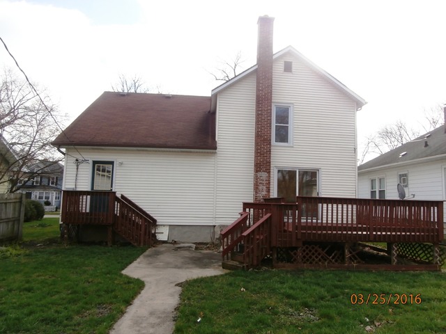 1045 S Third Ave, Kankakee, IL 60901 photo 2