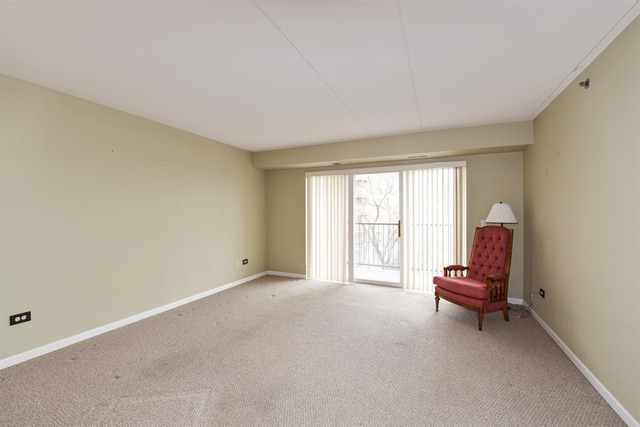 8030 Riverwalk Dr #4E, Lyons, IL 60534 photo 3