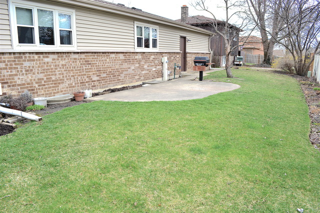 62 Inner Circle Dr, Des Plaines, IL 60016 photo 24