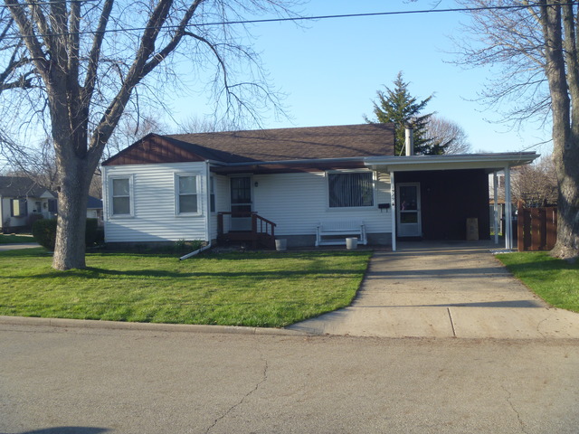 1929 12th St, Peru, IL 61354 photo 2