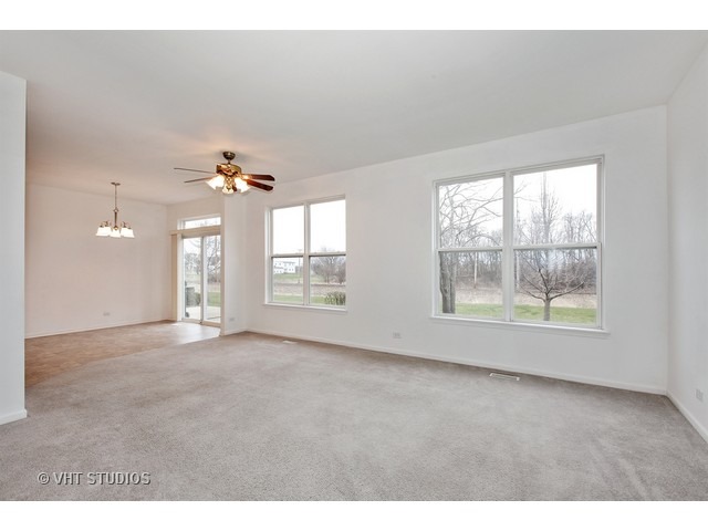 2345 Sunrise Cir, Aurora, IL 60503 photo 3