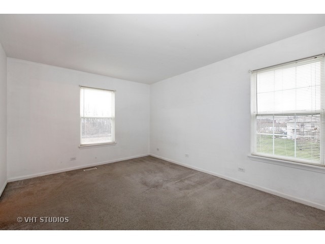 2345 Sunrise Cir, Aurora, IL 60503 photo 11