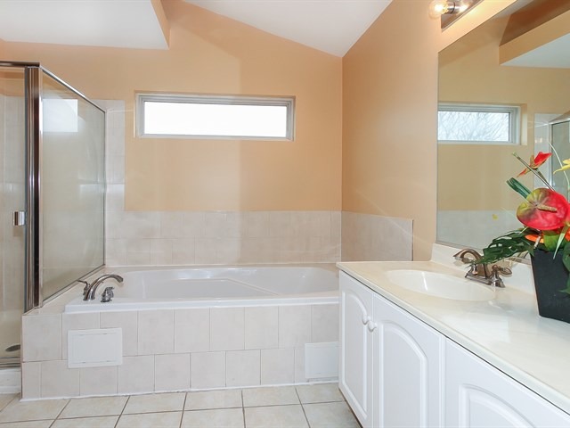 878 Tallgrass Dr, Bartlett, IL 60103 photo 18