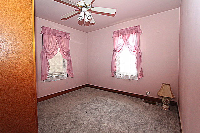 679 Ludlow Ave, Elgin, IL 60120 photo 9