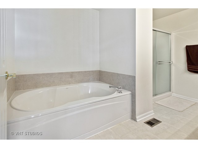 23928 Mc Mullin Cir, Plainfield, IL 60586 photo 9