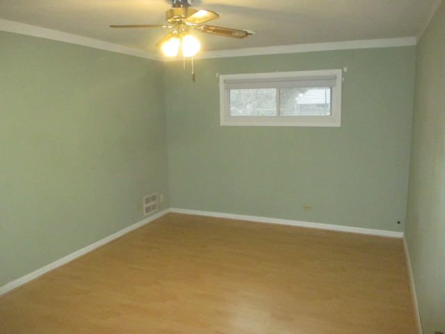 475 Lafayette Ln, Hoffman Estates, IL 60169 photo 2