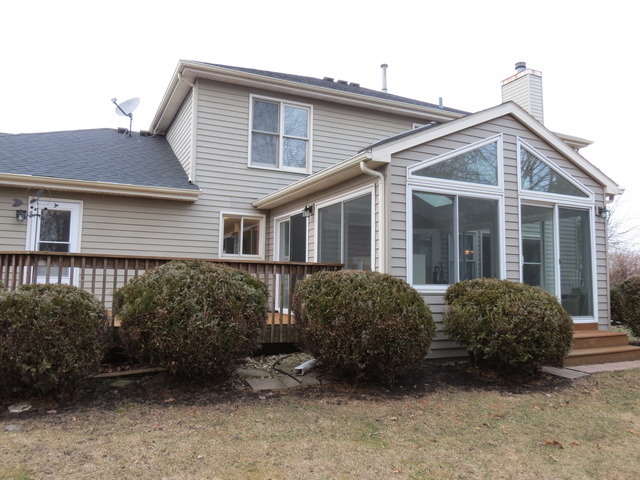 6695 Foxworth Ln, Gurnee, IL 60031 photo 3