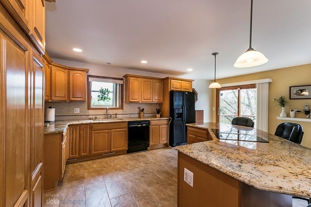 38 W315 Stevens Ln, Elgin, IL 60124 photo 10