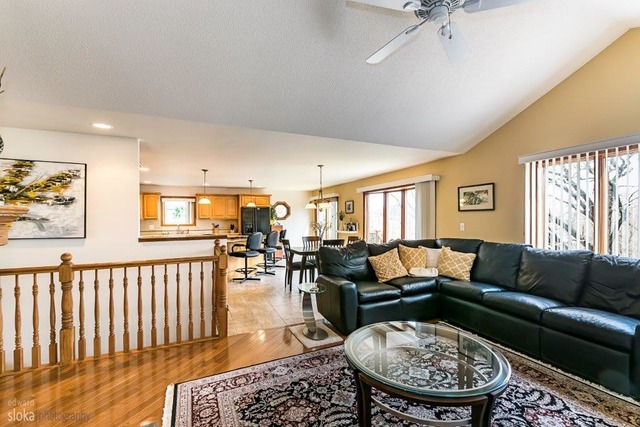 38 W315 Stevens Ln, Elgin, IL 60124 photo 6