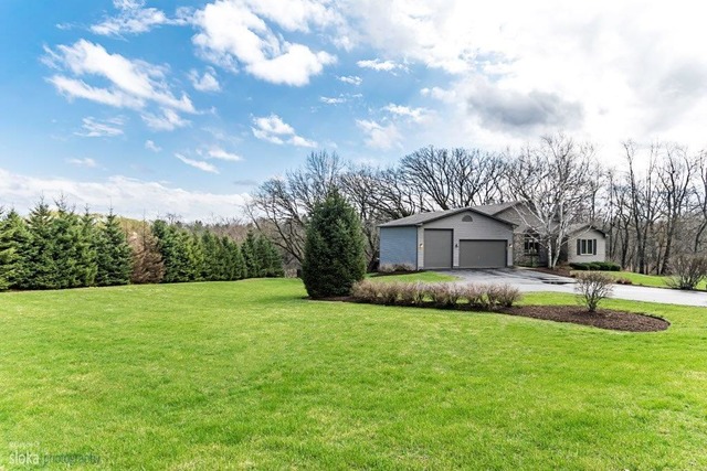 38 W315 Stevens Ln, Elgin, IL 60124 photo 2