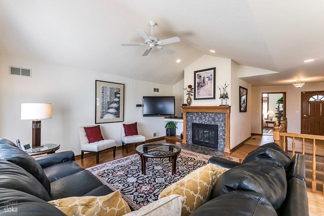 38 W315 Stevens Ln, Elgin, IL 60124 photo 5