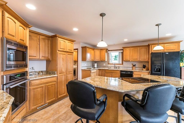 38 W315 Stevens Ln, Elgin, IL 60124 photo 9
