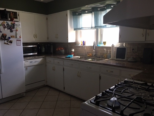 1610 N Riverside Dr, Mchenry, IL 60050 photo 2