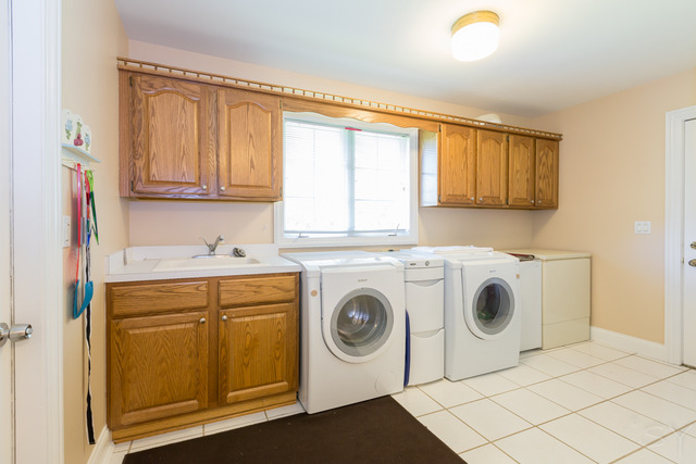 6345 Martin Dr, Willowbrook, IL 60527 photo 14