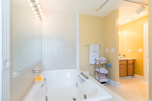 6345 Martin Dr, Willowbrook, IL 60527 photo 16
