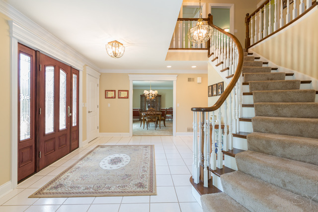 6345 Martin Dr, Willowbrook, IL 60527 photo 3