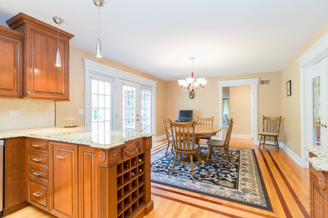 6345 Martin Dr, Willowbrook, IL 60527 photo 9
