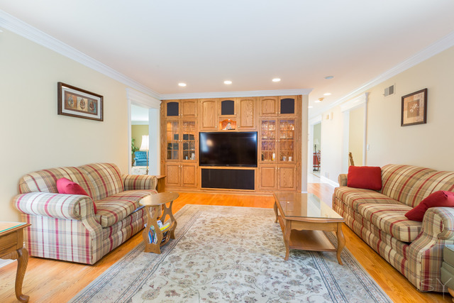 6345 Martin Dr, Willowbrook, IL 60527 photo 13