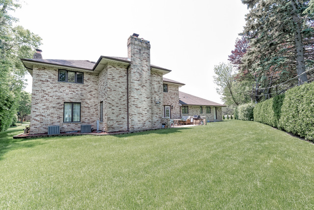 6345 Martin Dr, Willowbrook, IL 60527 photo 25