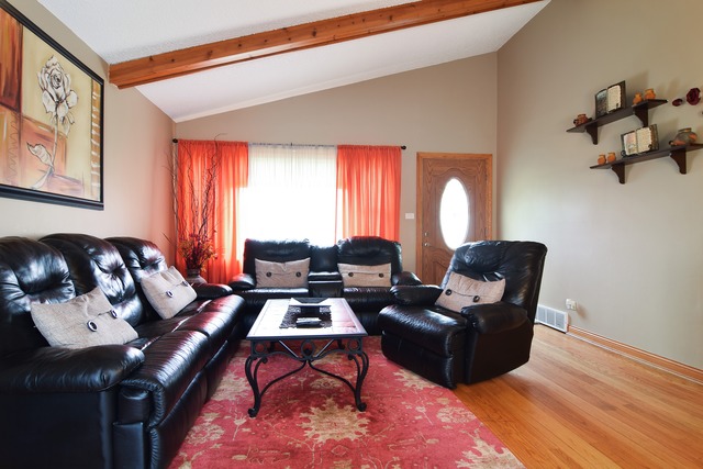 423 S Williston St, Wheaton, IL 60187 photo 2