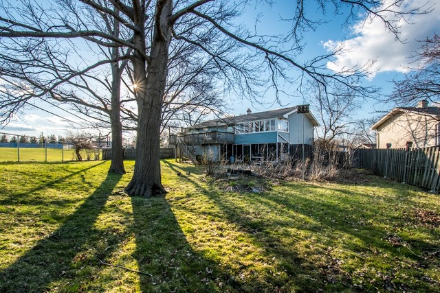 1121 Hermitage Cir, Hoffman Estates, IL 60169 photo 8