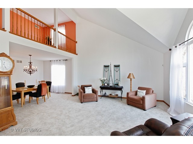 1815 Pebble Beach Dr, Plainfield, IL 60586 photo 2