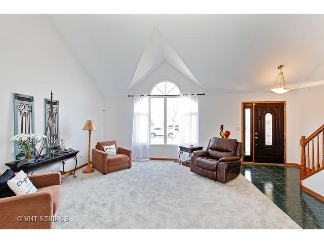 1815 Pebble Beach Dr, Plainfield, IL 60586 photo 3