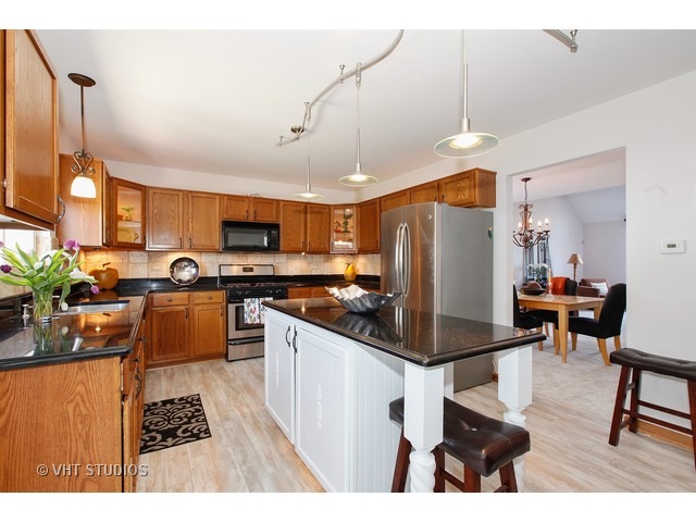 1815 Pebble Beach Dr, Plainfield, IL 60586 photo 4