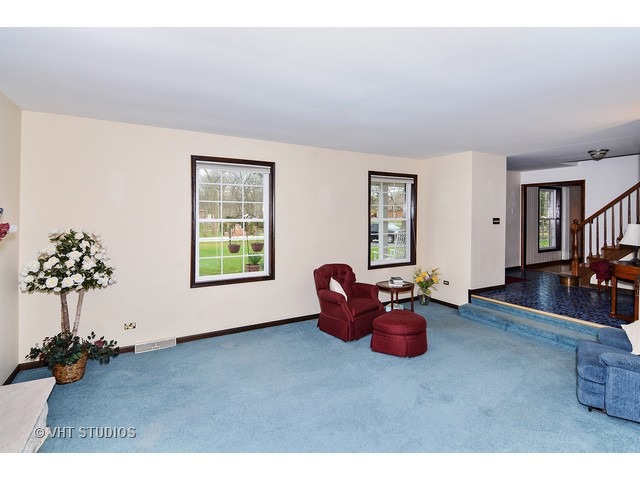 22900 Oakland Dr, Steger, IL 60475 photo 3