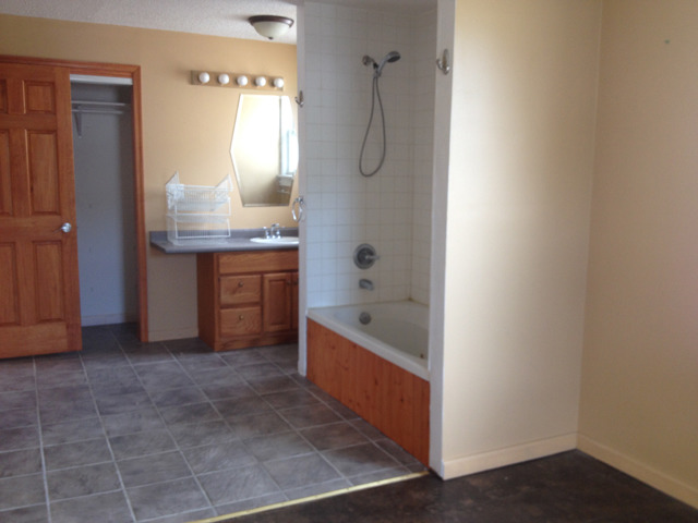 1526 Walnut St, Peru, IL 61354 photo 7