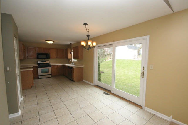 3318 Walnut Ln, Mchenry, IL 60050 photo 6