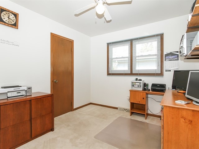 1255 Mallard Dr, Elgin, IL 60123 photo 16