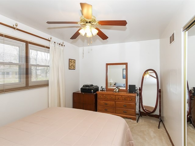 1255 Mallard Dr, Elgin, IL 60123 photo 18