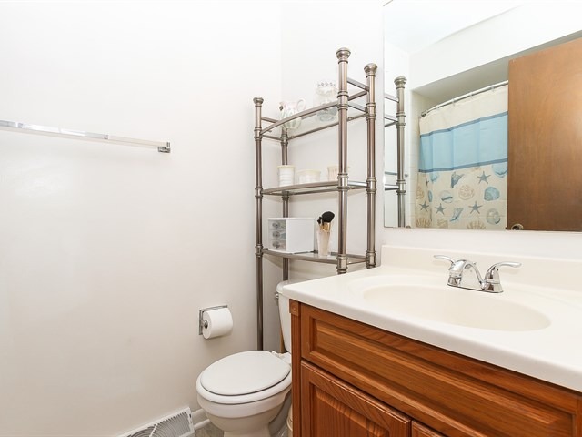 1255 Mallard Dr, Elgin, IL 60123 photo 17
